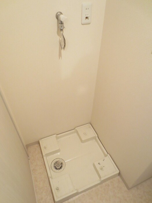 物件内観写真13　(洗濯機置場)