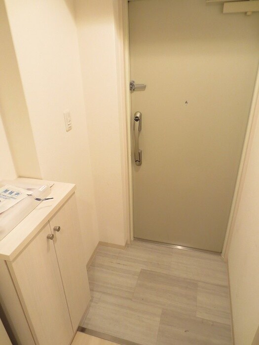 物件内観写真16　(玄関)