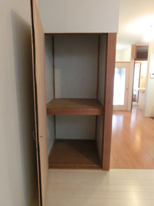 物件内観写真12　(収納)