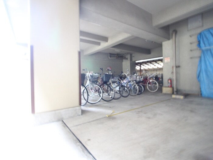 物件外観写真5　(駐輪場)