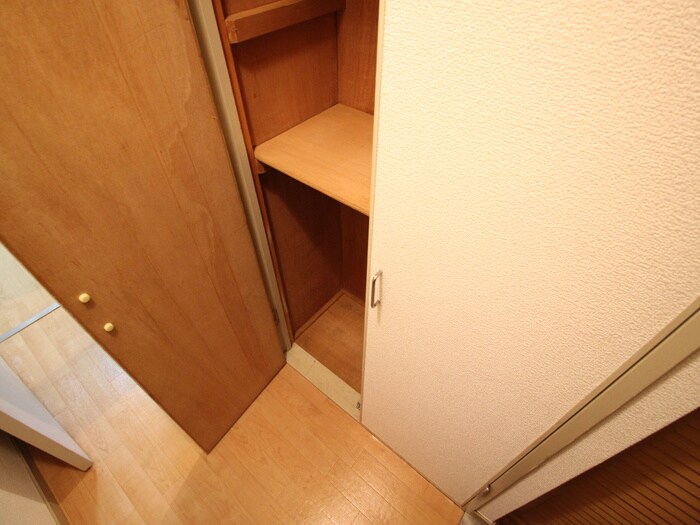 物件内観写真16　(収納)