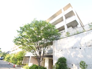 ｼﾞｵｸﾞﾗﾝﾃﾞ･ﾌｫﾙﾑ城山（３０８）外観写真