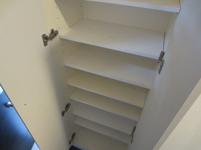 物件内観写真6　(靴箱)