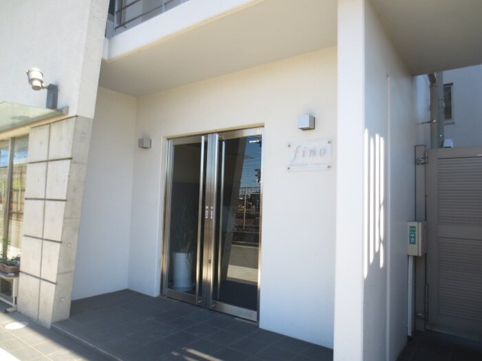 物件外観写真3　(エントランス部分)