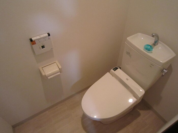 物件内観写真8　(トイレ)