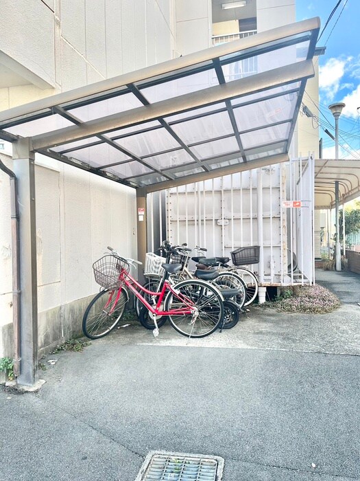 物件外観写真6　(駐輪場)