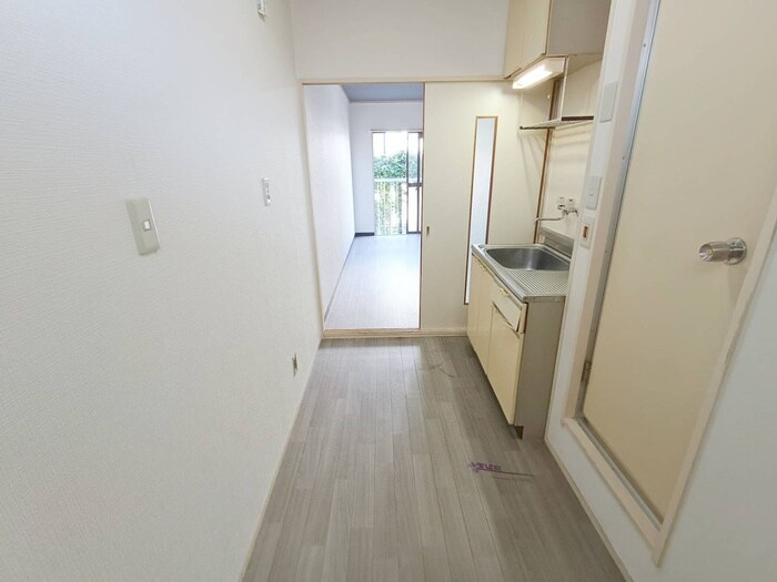 物件内観写真20　(廊下)