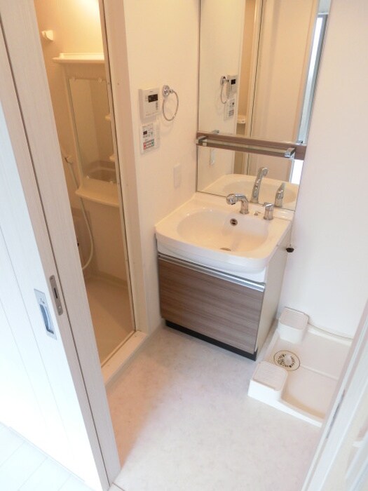 物件内観写真8　(洗面)