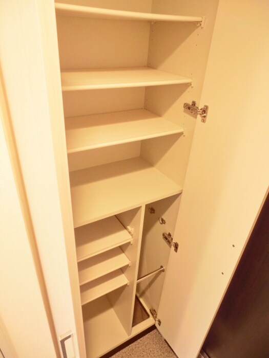 物件内観写真10　(靴箱)