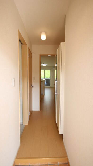 物件内観写真17　(廊下)