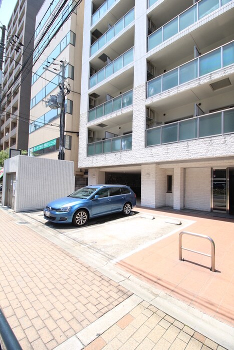 物件外観写真3　(駐車場)