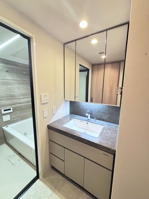 物件内観写真7　(洗面)