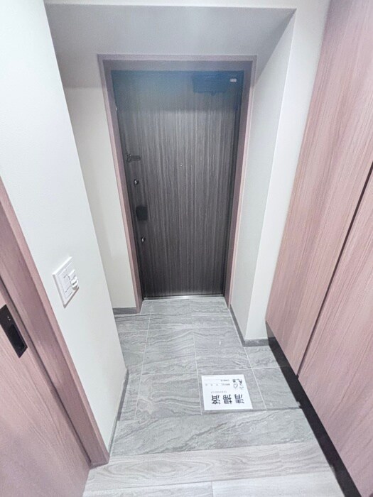 物件内観写真17　(玄関)