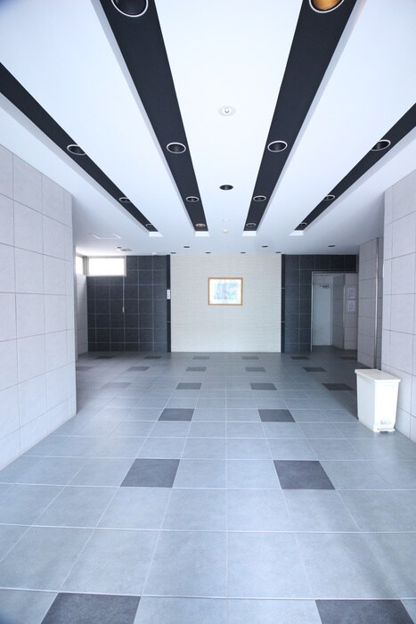 物件外観写真5　(エントランス部分)