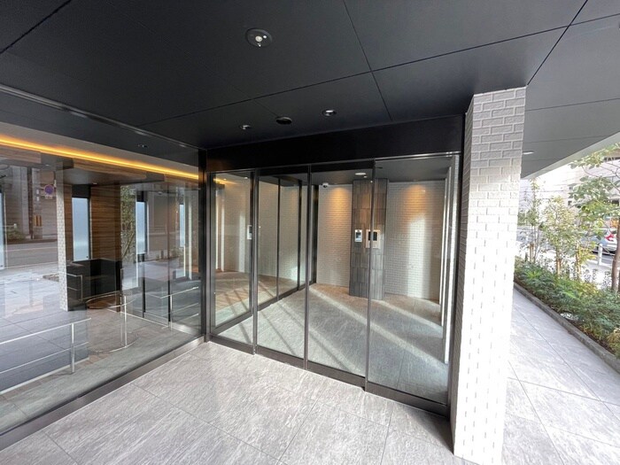 物件外観写真5　(エントランス部分)