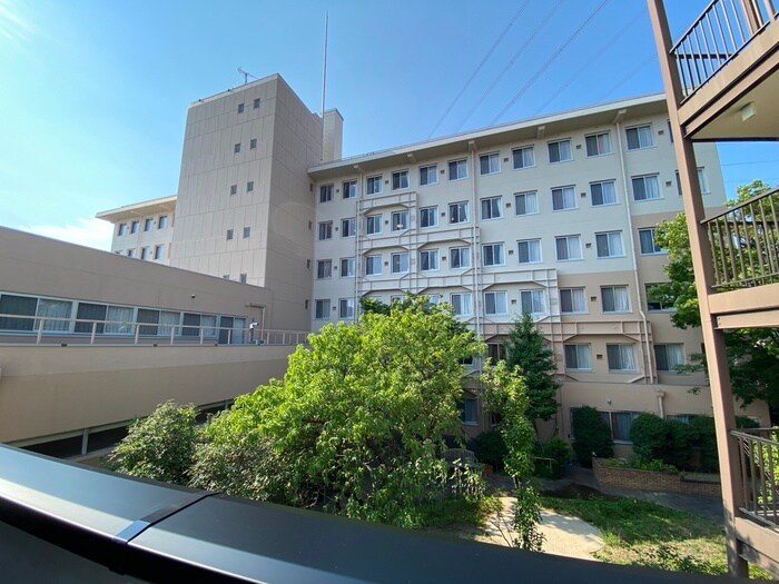 物件内観写真16　(室内からの展望)