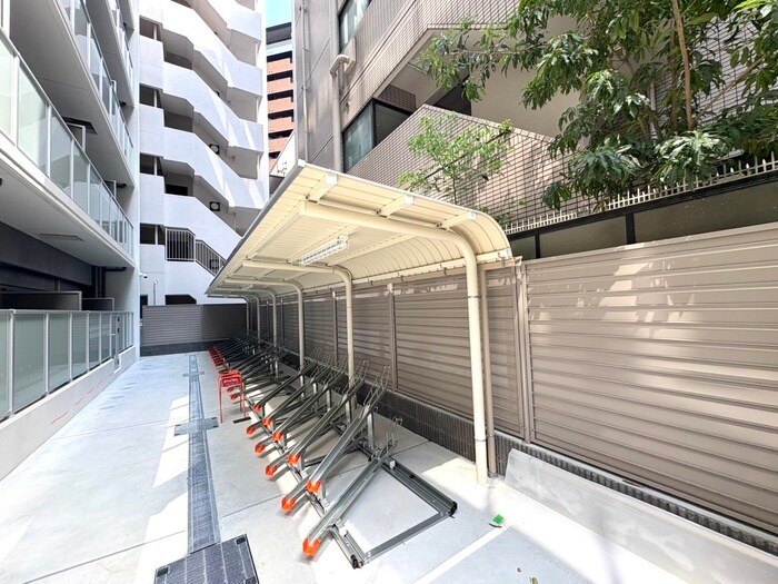 物件外観写真4　(駐輪場)