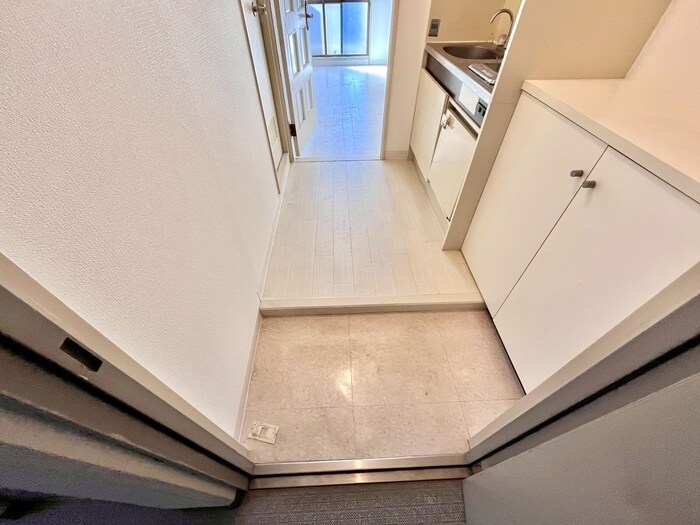 物件内観写真12　(玄関)