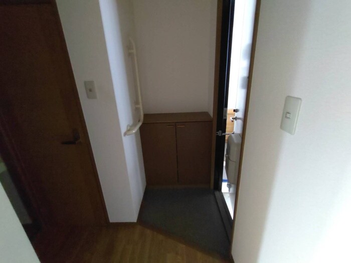 物件内観写真17　(玄関)