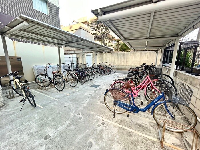 物件外観写真6　(駐輪場)