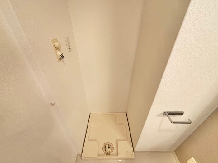 物件内観写真13　(洗濯機置場)