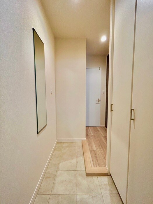 物件内観写真13　(玄関)