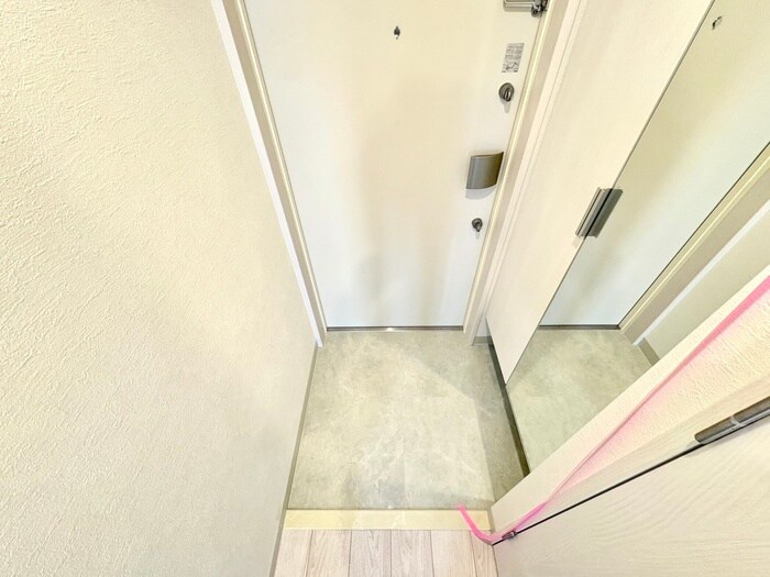 物件内観写真16　(玄関)