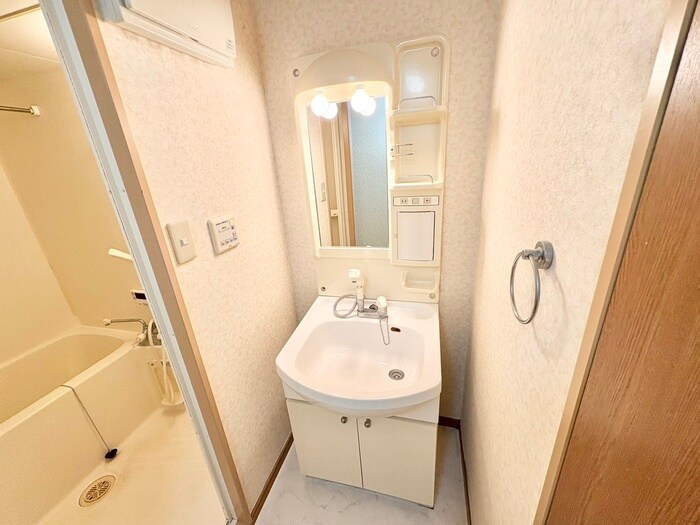 物件内観写真11　(洗面)