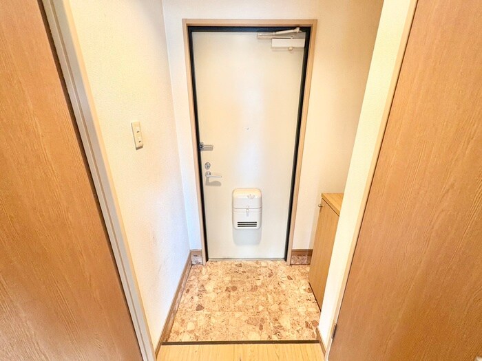 物件内観写真15　(玄関)