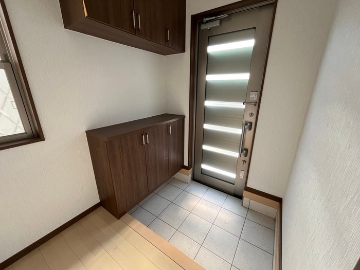 物件内観写真17　(玄関)