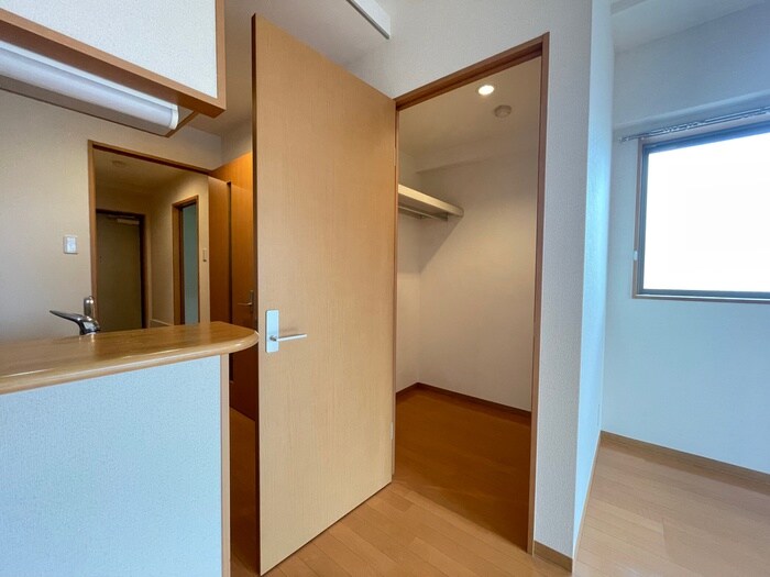 物件内観写真11　(収納)