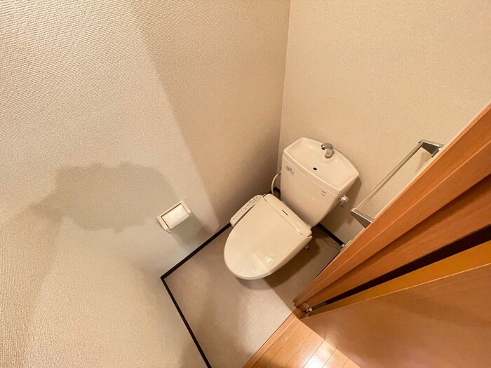 物件内観写真15　(トイレ)