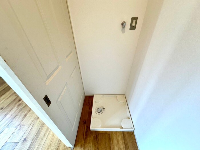 物件内観写真13　(洗濯機置場)