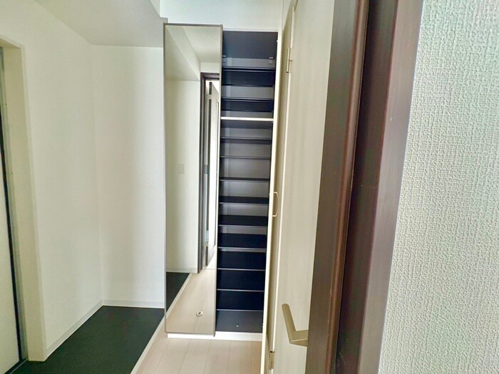 物件内観写真8　(靴箱)
