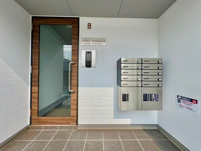 物件外観写真4　(エントランス部分)