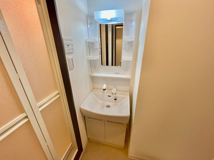 物件内観写真8　(洗面)