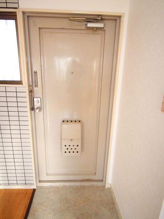 物件内観写真17　(玄関)