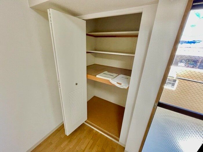 物件内観写真15　(収納)