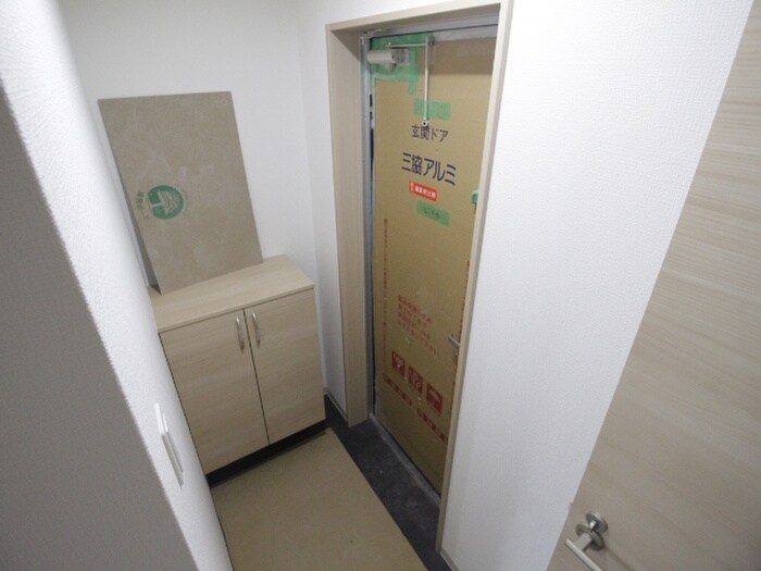 物件内観写真17　(玄関)