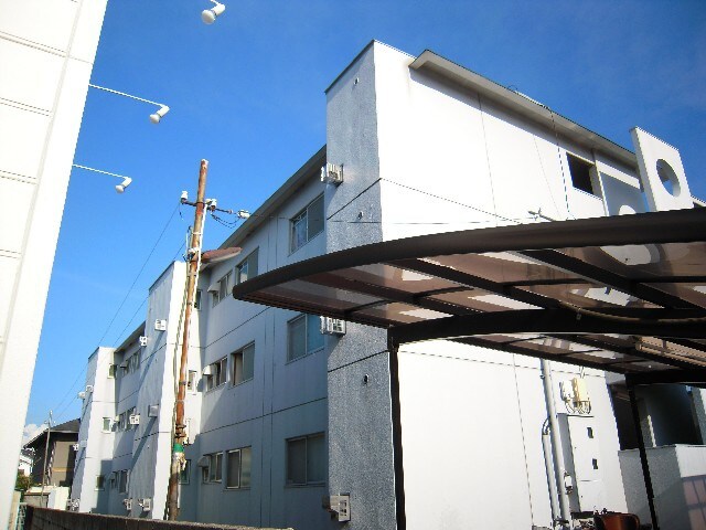 物件外観写真2　(駐輪場)