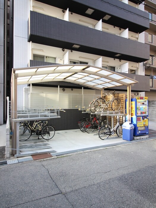 物件外観写真3　(駐輪場)