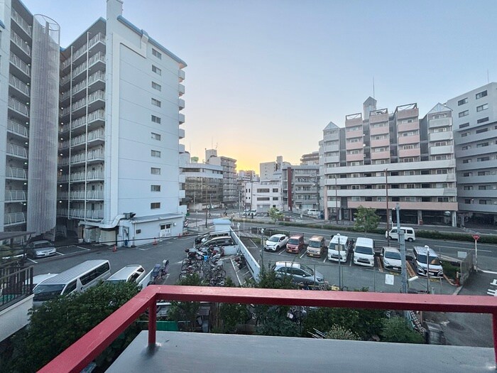 物件内観写真18　(室内からの展望)