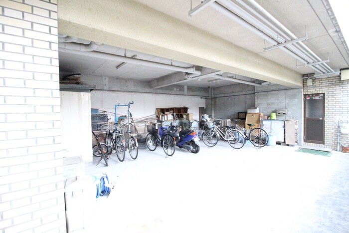 物件外観写真6　(駐輪場)