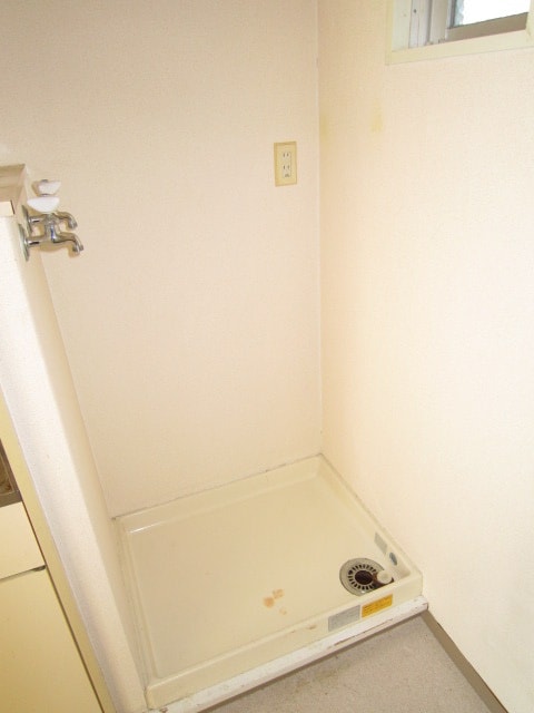 物件内観写真12　(洗濯機置場)