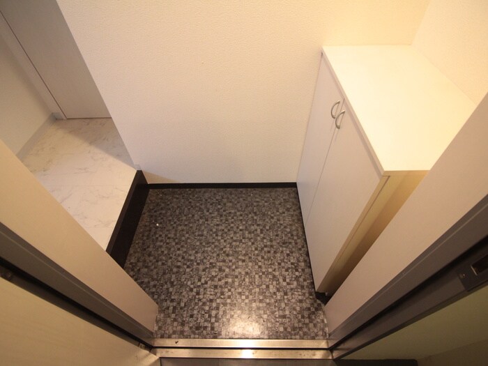 物件内観写真7　(玄関)