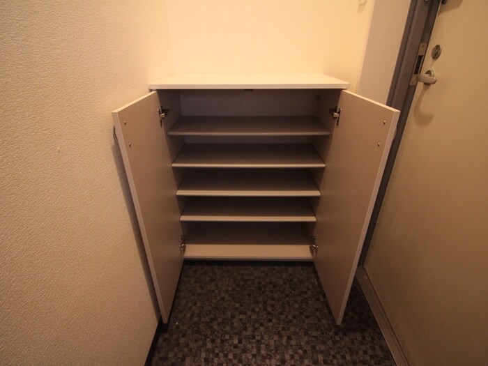 物件内観写真8　(靴箱)