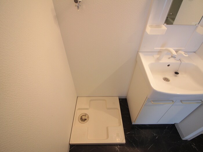 物件内観写真11　(洗濯機置場)