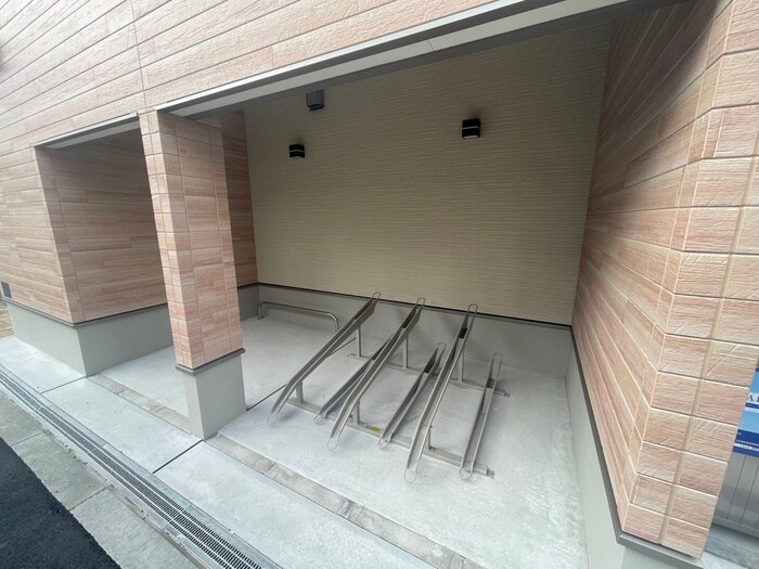 物件外観写真3　(駐輪場)