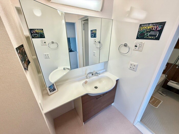 物件内観写真13　(洗面)