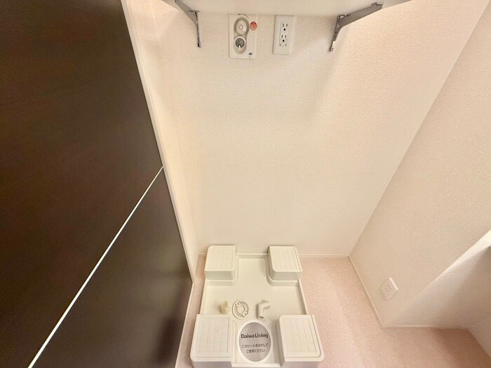 物件内観写真15　(洗濯機置場)